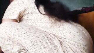 Large butt aged mommy washes the floor, amateur, close-up