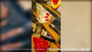 Mother I'd Like To Fuck Libertine se fait baiser dans sa cave par un électricien inconnu