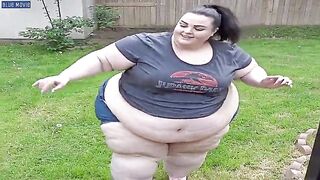 Large Stomach Ssbbw Walking Outside
