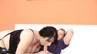 Aged large breasted wife tempt youthful worker