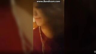 Mina mostrando tetas en peri