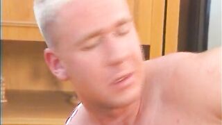 Beste Freunde bumsen die feuchte Stieftmutter trio