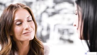 Mama Hotty: Large titted mother I'd like to fuck Silvia Saige banging hawt lesbo stepdaughter Kylie Rocket on PornHD