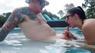 Underwater camera joy! Outside pool suck and bang with sexy mother i'd like to fuck.