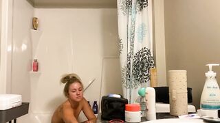 22 year old Stepmom caught taking stripped selfies in the washroom tub!