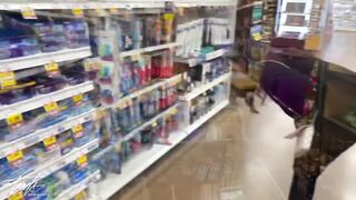 Hawt wife flashes her boobs whilst shopping at the grocery store!