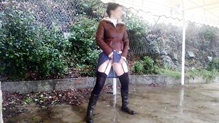 Petticoat public void urine