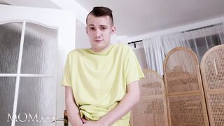 MOMxxx Free use of large natural melons step mama Crystal Swift