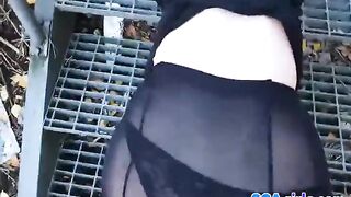 Nykiminen sukkahousuista julkisilla paikoilla