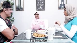 Threesome con morenas tetonas cachondas - MIA KHALIFA Subtitulos espanol