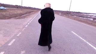 Business style -Walk in yiff coa