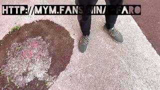 Défi ! Je me fais baiser par le gardien ! Il me defonce la chatte avec sa grosse queue 100% reel