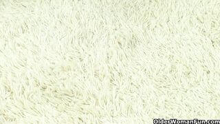 British granny Savana will serve all your needs