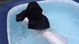 nude in Niqab in the sexy tub