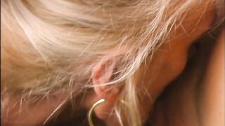 La Bionda e la Mora se la Leccano senza sosta!