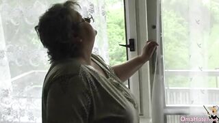 OmaHotel 2 very old and very plump grannies