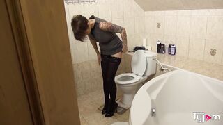 Short haired Gabriella Gucci hard drilled in the baths by a french wang