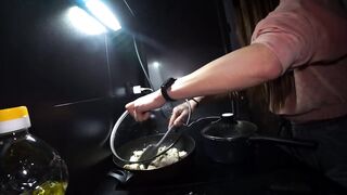 ???? Real Cheating! Wife Cooks For Spouse And Screws Some Other. Bang Me Please????