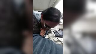 J’emmène ma belle mère en bateau et elle ne peut pas s’empêcher de me sucer