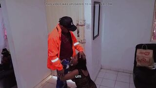 Sex with unknown delivery dude, I receive him in underware, I give oral-sex, I suck his ramrod and this chab lets me screw his cunt