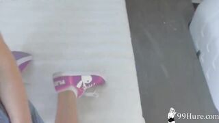 Sex im Auto mit einer blonden Frau mit einem groben Arsch (Miley Weasel)