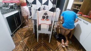 male came to visit the older woman and can't resist the hotty in short shorts! And bangs her during the time that aged mukher does the dishes.