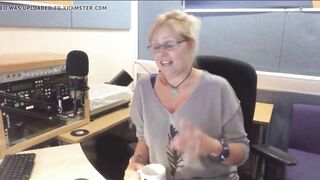 TASTY GOLDEN-HAIRED mother I'd like to fuck CLEAVAGE GIANT TITTIES!