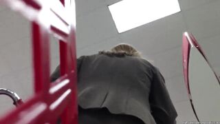 Upskirt of glamorous business petticoat mother I'd like to fuck 1