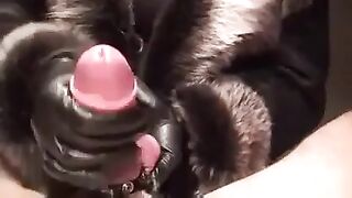 Mama Edges U in Leather and Yiff