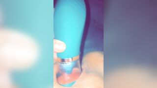 Sucking on my pulsating clitoris.????