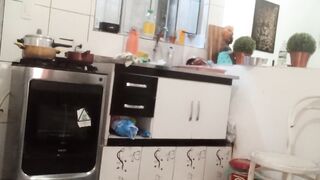 marido ficou com tesao vendo esposa lavar louça