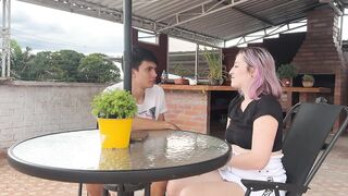 MI HERMANASTRA QUIERE QUE LE ENSEÑE A BESAR PERO NO AGUANTE A FOLLARLA PARTE two