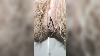 Lengthy haired vagina pissing in the morning close up with a adorable fart