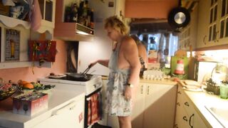 Goldenpussy 81, bare food