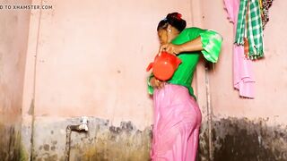 Desi Aunty takes a washroom