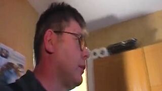 In the old box u screw well #5- spoken in German