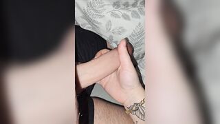 Step mommy asked by step son to tugjob his 9 inch of weenie in real time