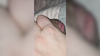 Large stepmom take stepson in daybed and tugjob his wang