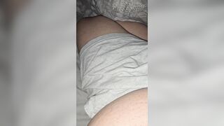 Step mama hand slide on step son booty being bare attraction in her couch