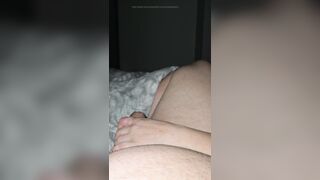 Step mama with large butt sitting in couch and tugjob step son rod