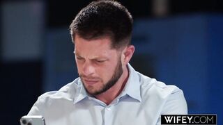 WIFEY Beautiful Hotwife mother I'd like to fuck Summer Starz Takes A Massive BBC Whilst Hubby Watches