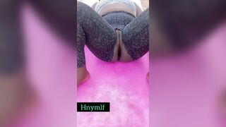 Morning workout with a moist vagina flash