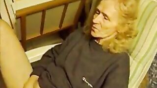 OLD GRANNY 75 years MASTURBATE