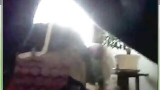 Vieille montre son cul