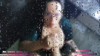 The housekeeper sucked a large weenie