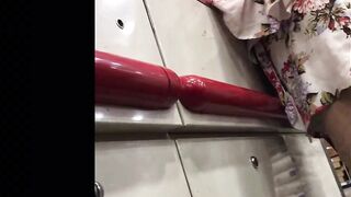 HAWT GILF IN SUPERMARKET