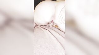 Finger banging my cunt