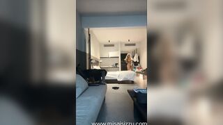 i’m the sort of beauty who loathes wearing bras