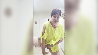 Trashy Kiwi mother I'd like to fuck drinks a glass of her own void urine. Yum