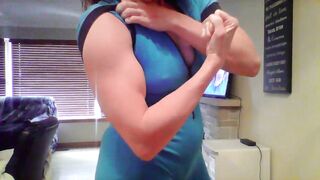 Redheaded mother I'd like to fuck Flexing two